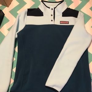 Vineyard vines fleece with gift box